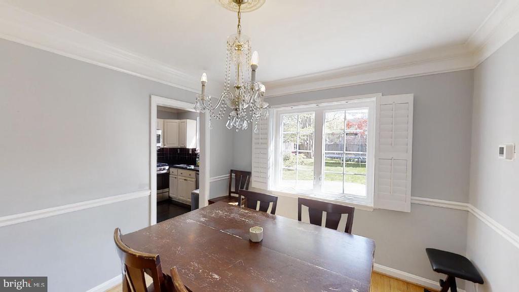 806 N OVERLOOK DRIVE