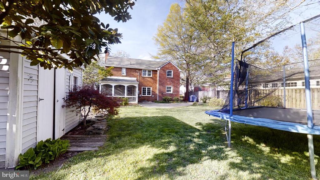 806 N OVERLOOK DRIVE