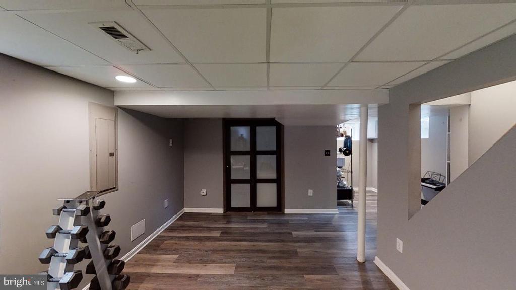 806 N OVERLOOK DRIVE