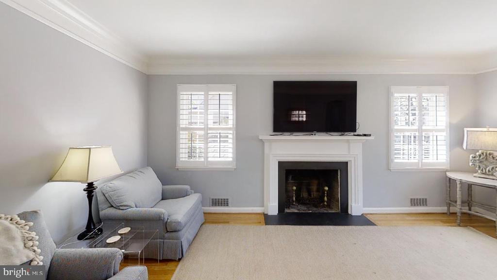 806 N OVERLOOK DRIVE