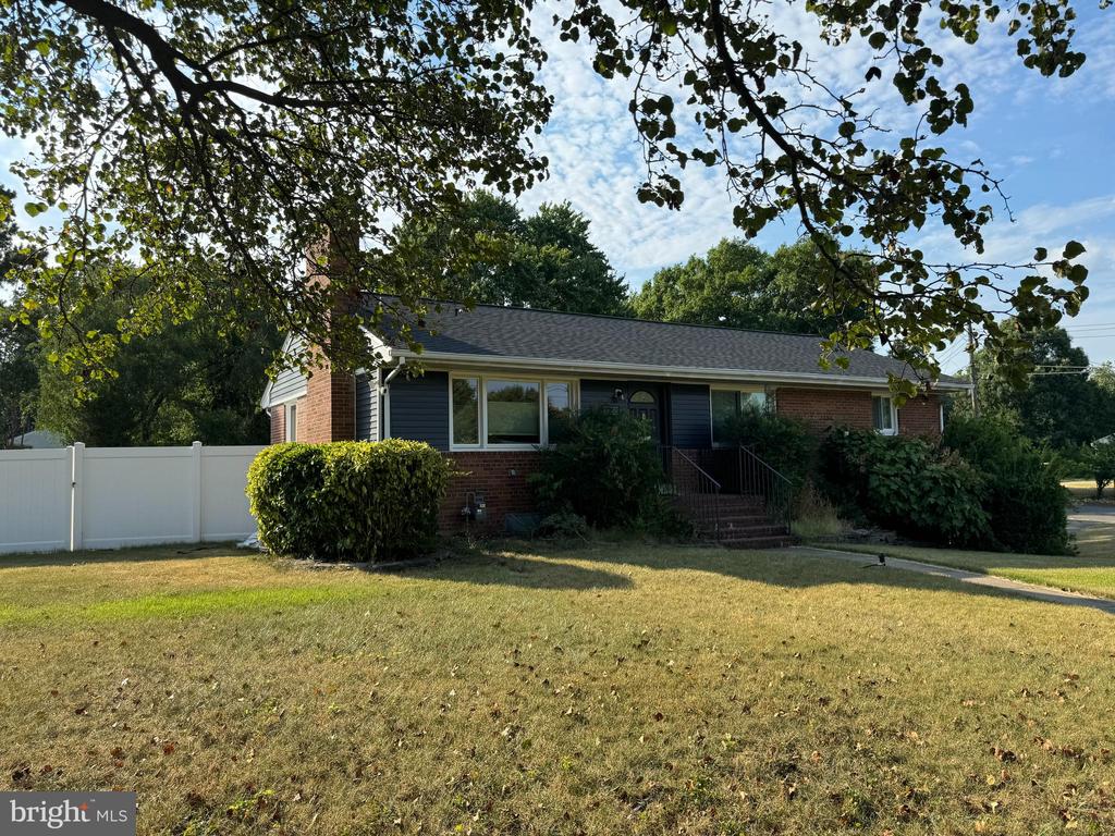 1068 N CHAMBLISS STREET