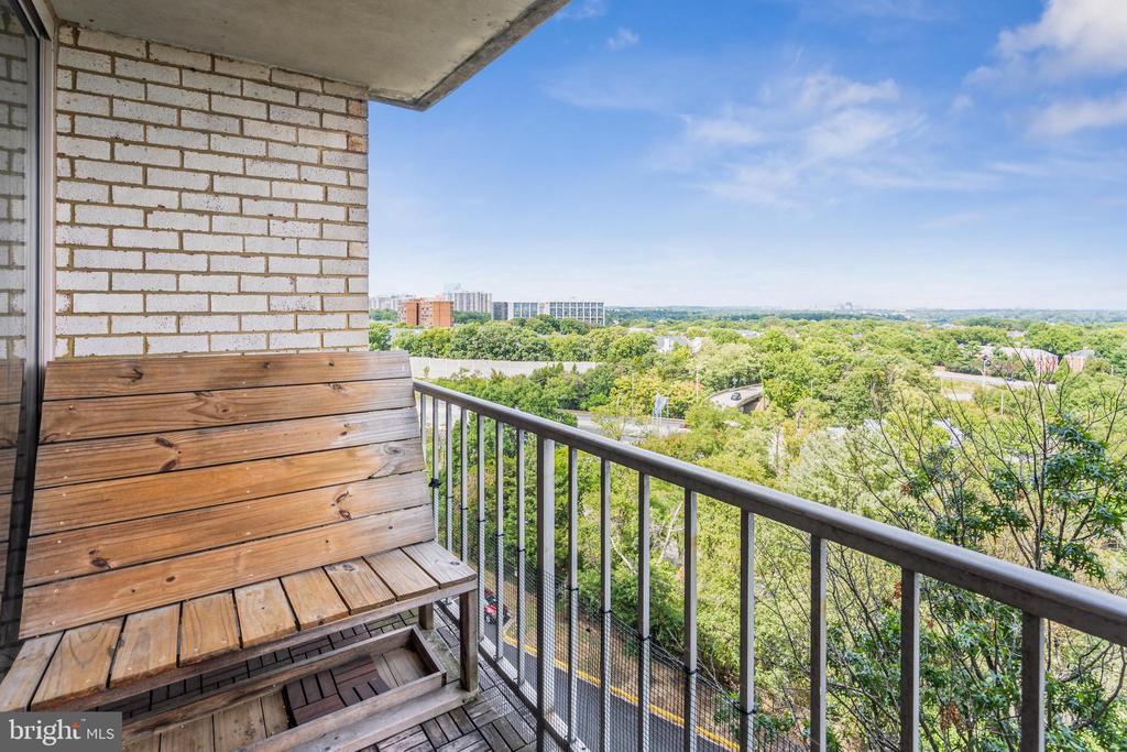 2500 N VAN DORN STREET 1021