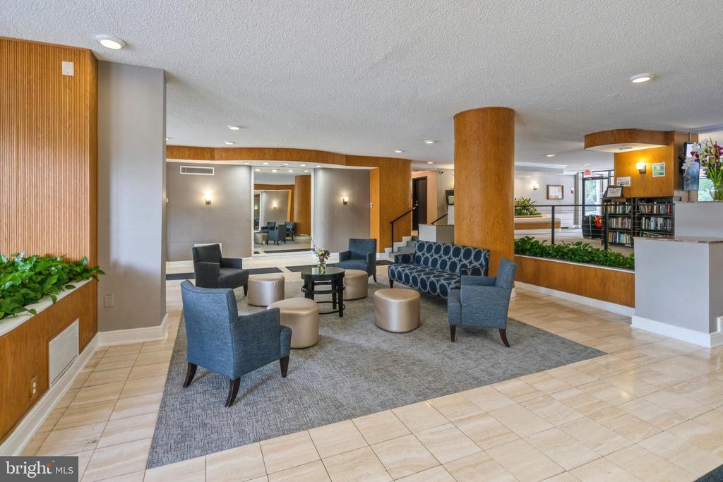 2500 N VAN DORN STREET 1021