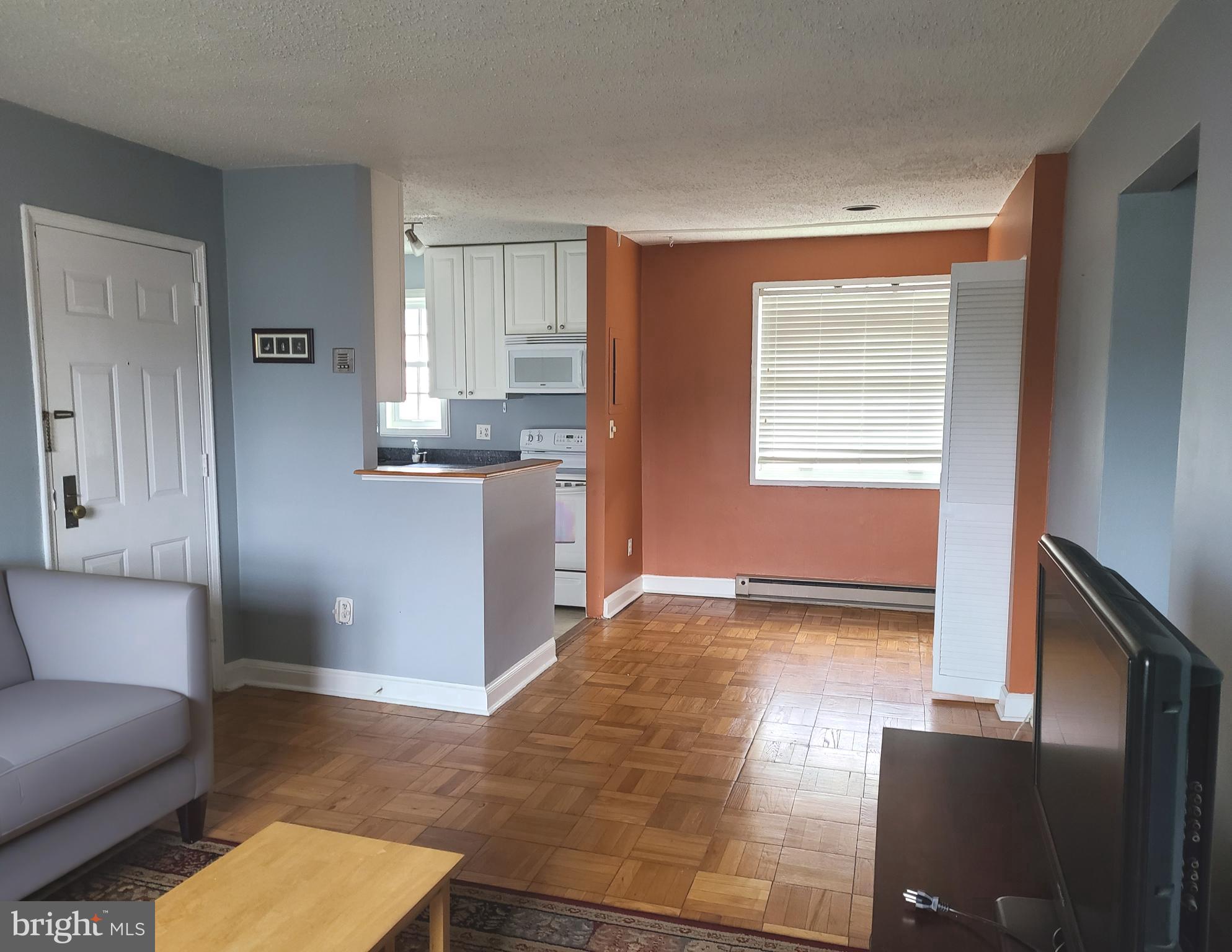 1708 W ABINGDON DRIVE 302