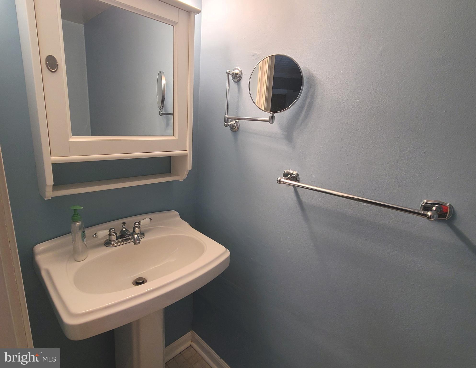 1708 W ABINGDON DRIVE 302