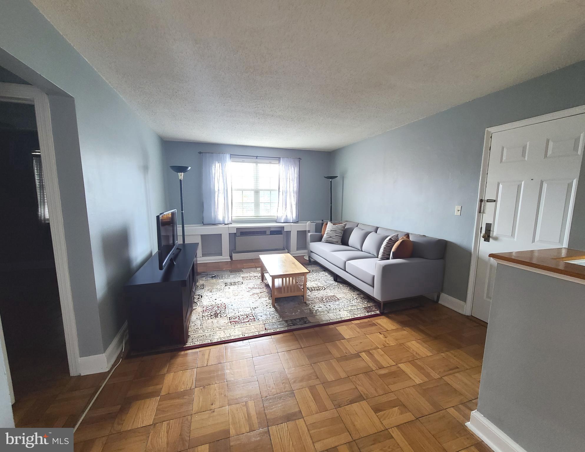 1708 W ABINGDON DRIVE 302