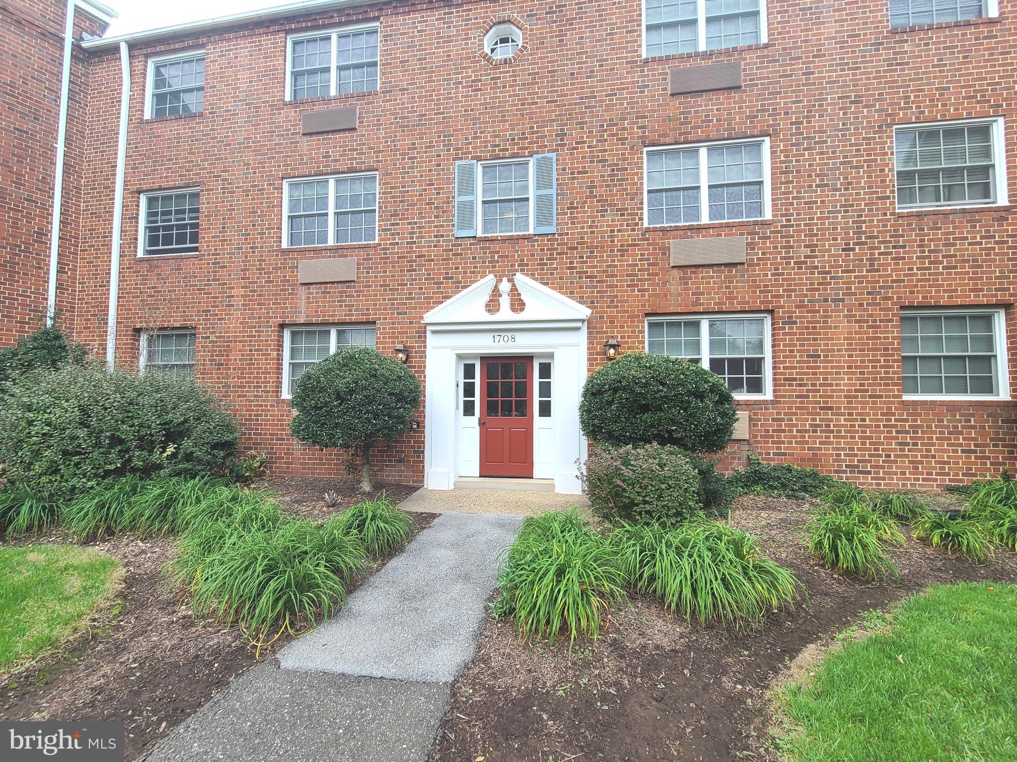 1708 W ABINGDON DRIVE 302