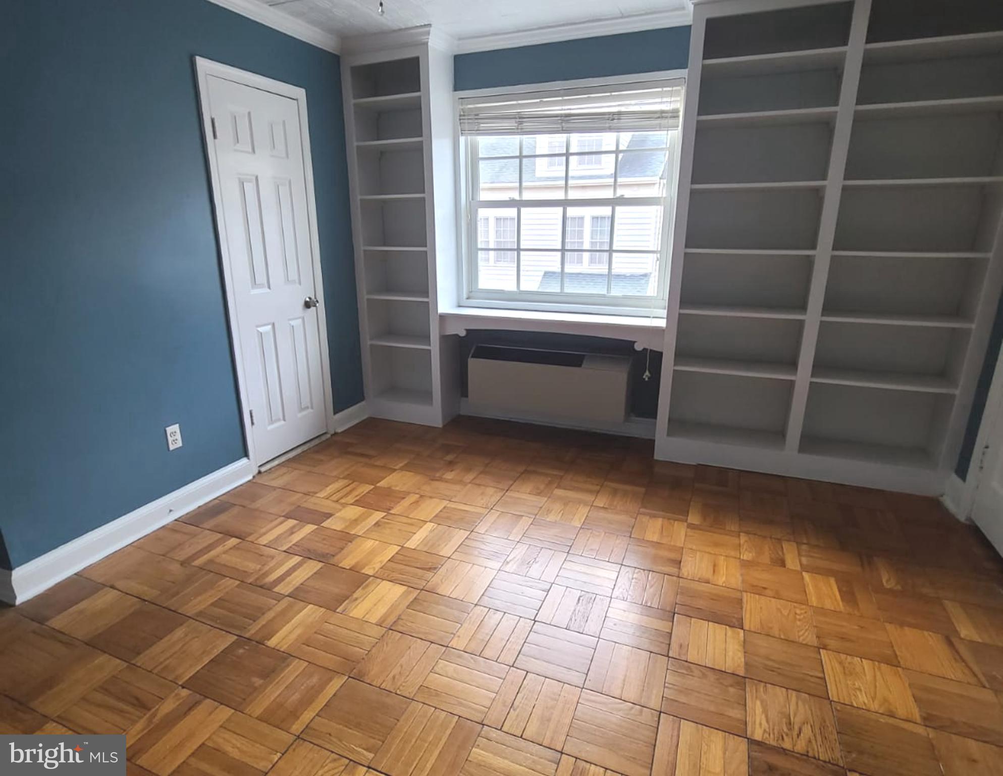 1708 W ABINGDON DRIVE 302