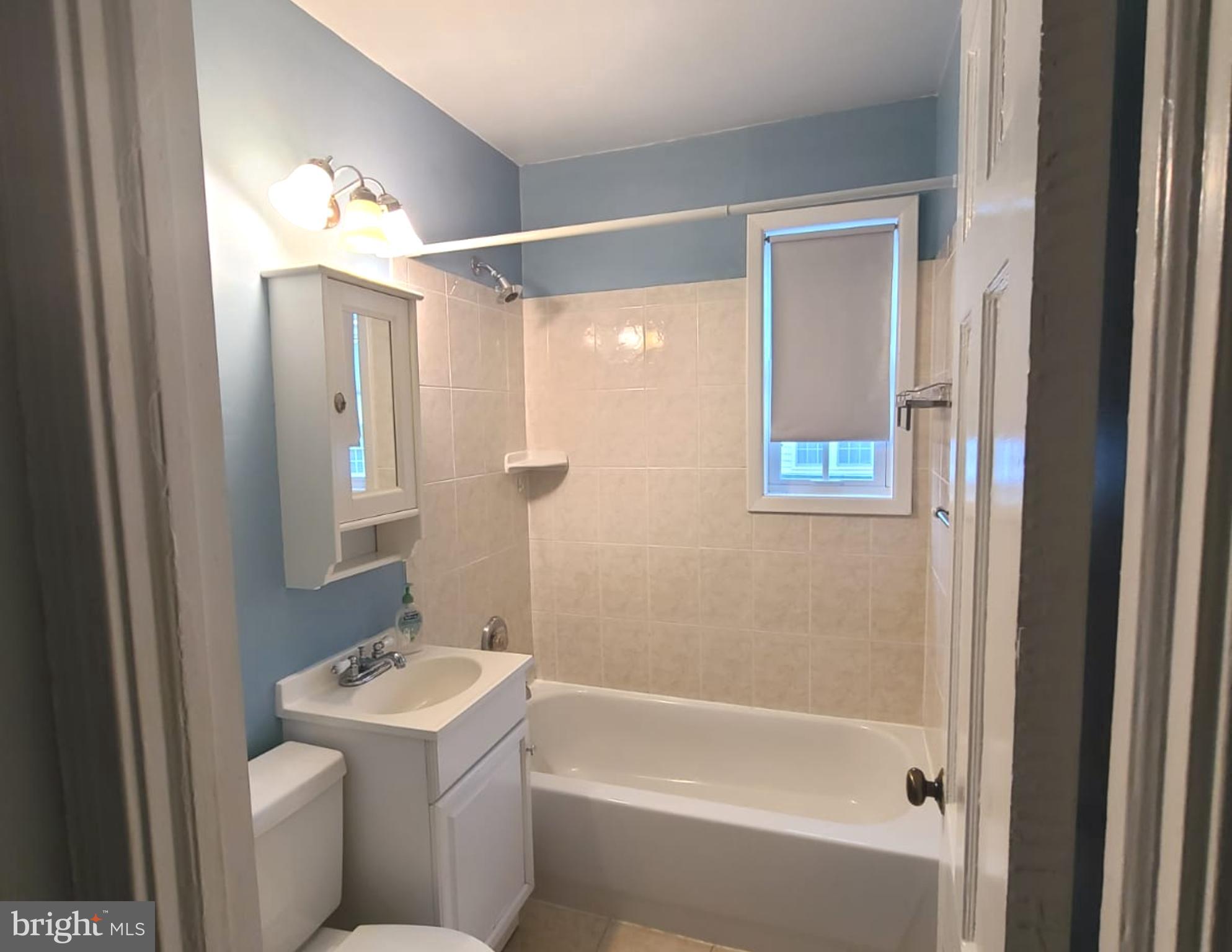 1708 W ABINGDON DRIVE 302