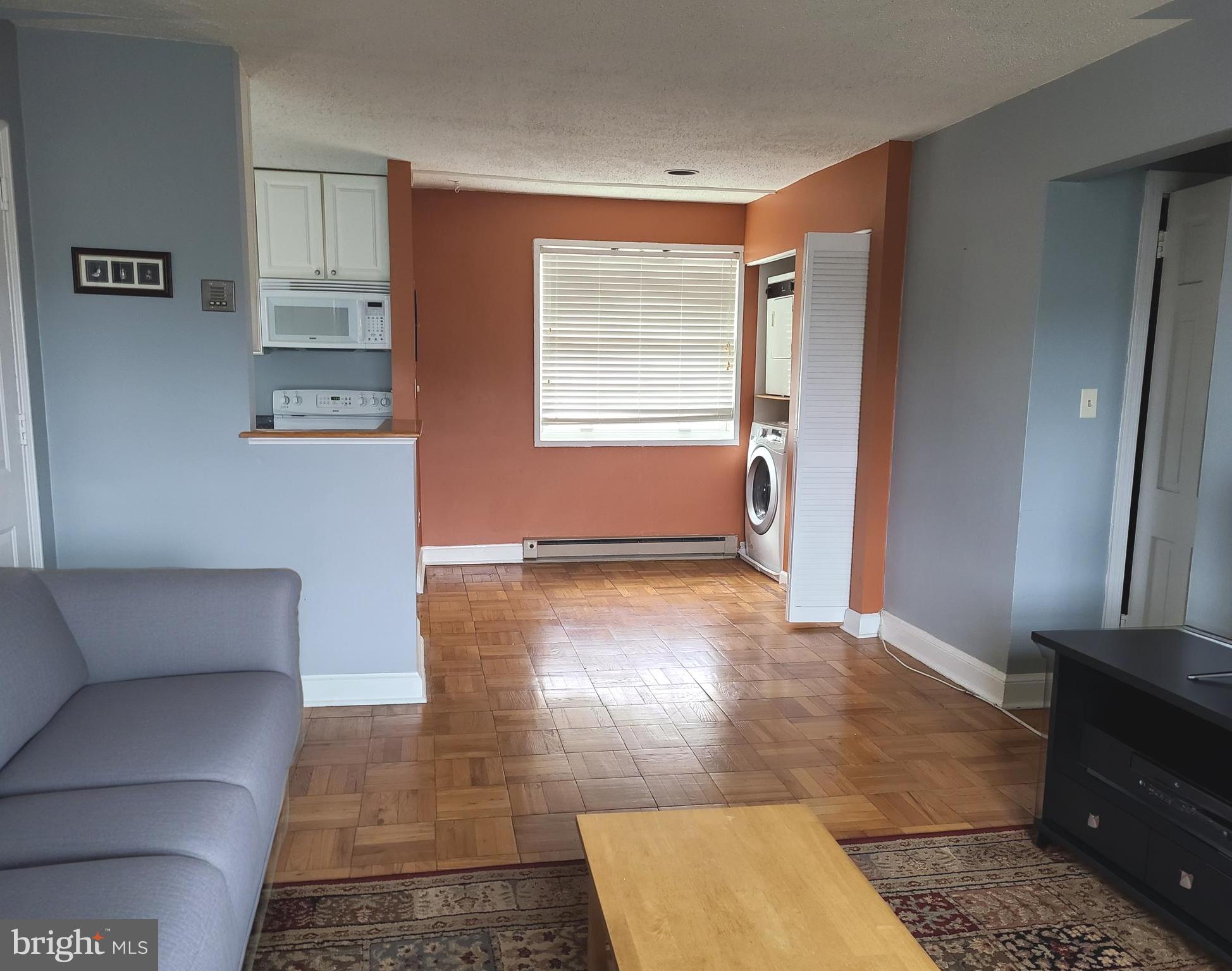 1708 W ABINGDON DRIVE 302