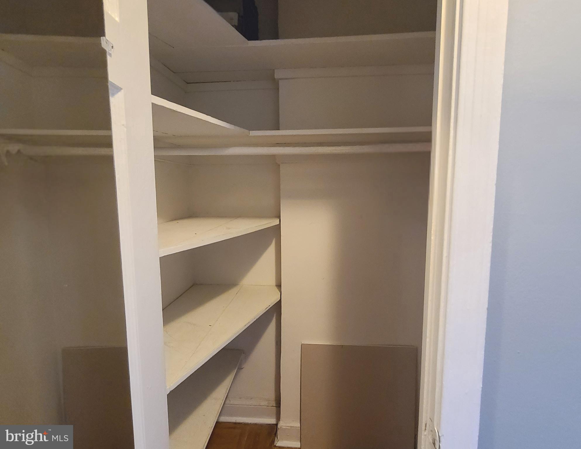 1708 W ABINGDON DRIVE 302