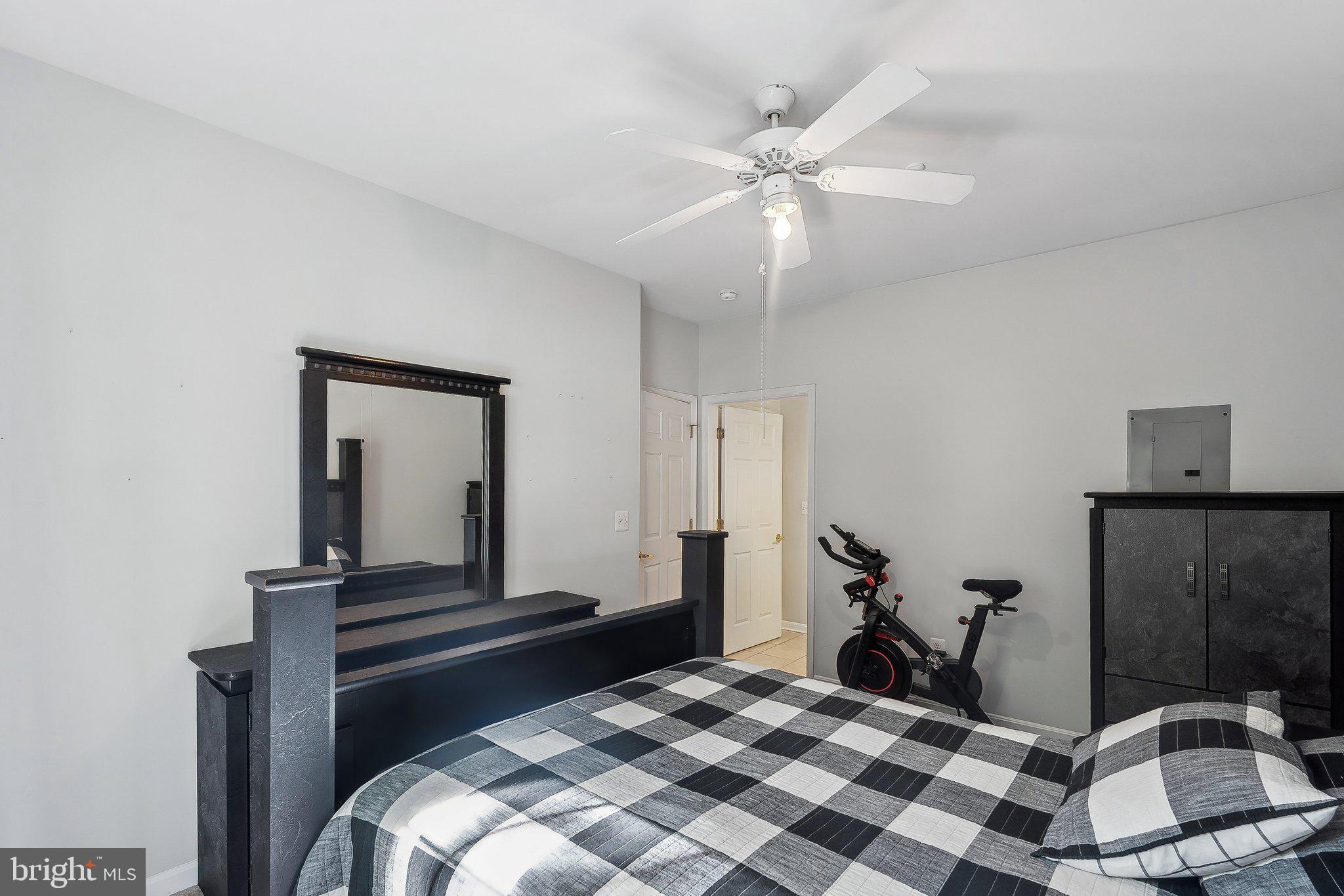 4560 STRUTFIELD LANE 1212