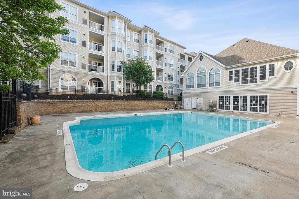 4560 STRUTFIELD LANE 1212