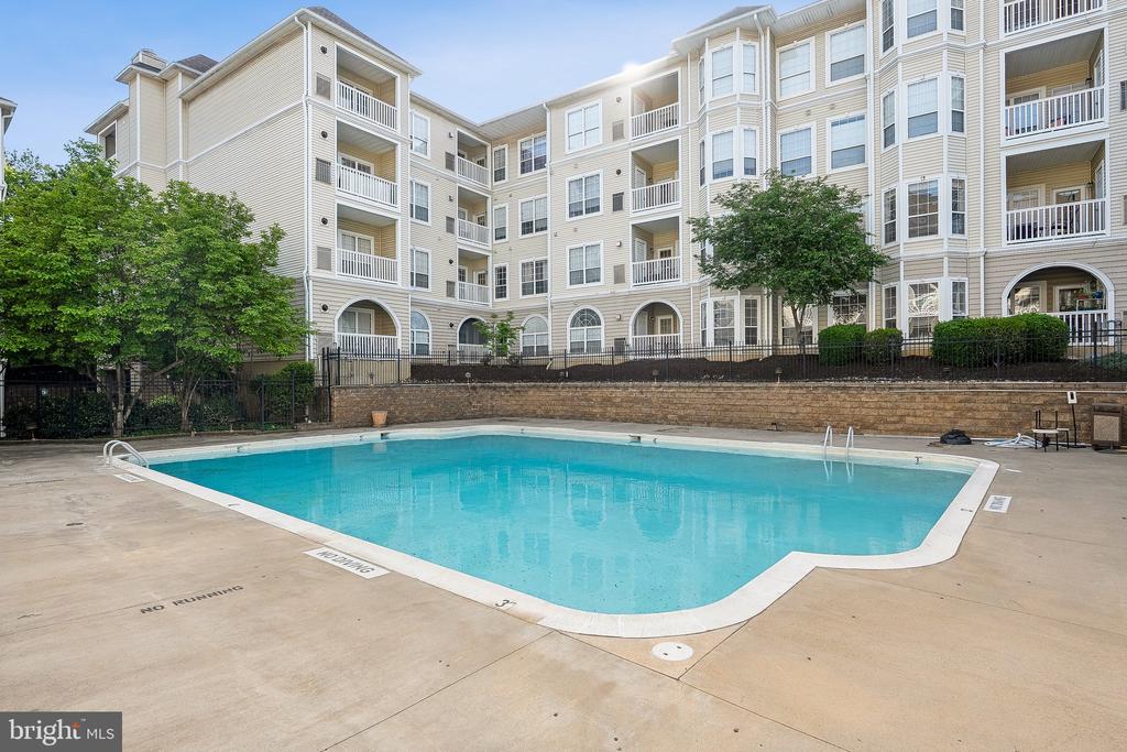 4560 STRUTFIELD LANE 1212