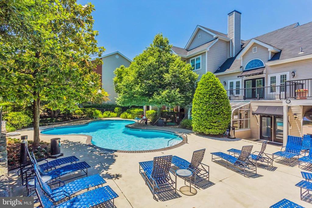 3313 WYNDHAM CIRCLE 1214
