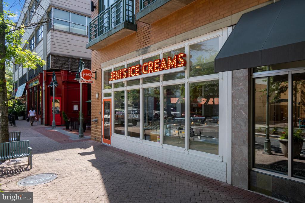3313 WYNDHAM CIRCLE 1214