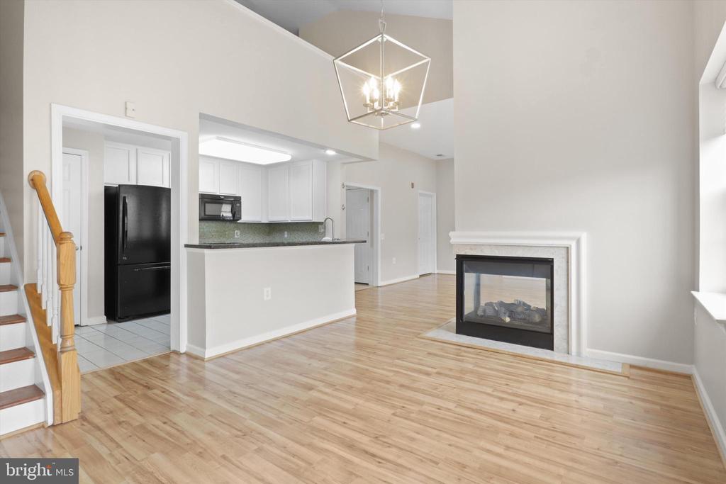 1404 ROUNDHOUSE LANE 503