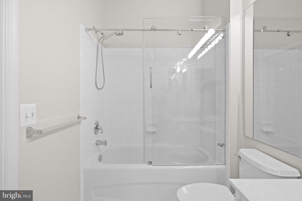 1404 ROUNDHOUSE LANE 503