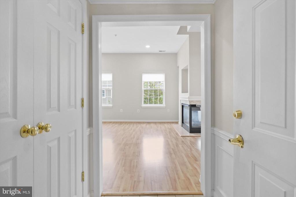 1404 ROUNDHOUSE LANE 503