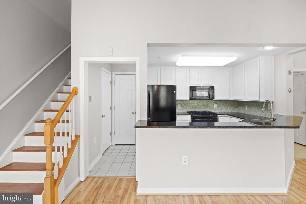 1404 ROUNDHOUSE LANE 503