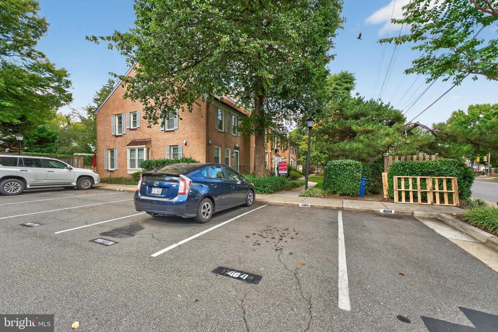 464 W GLEBE ROAD