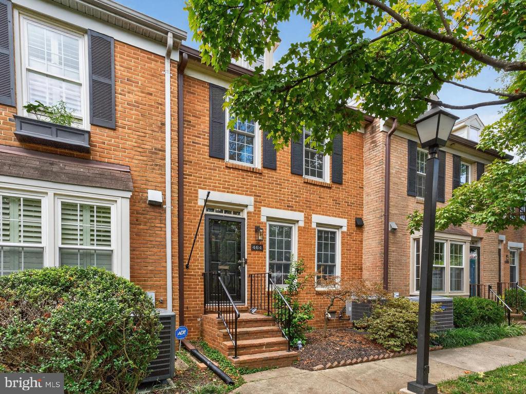 464 W GLEBE ROAD