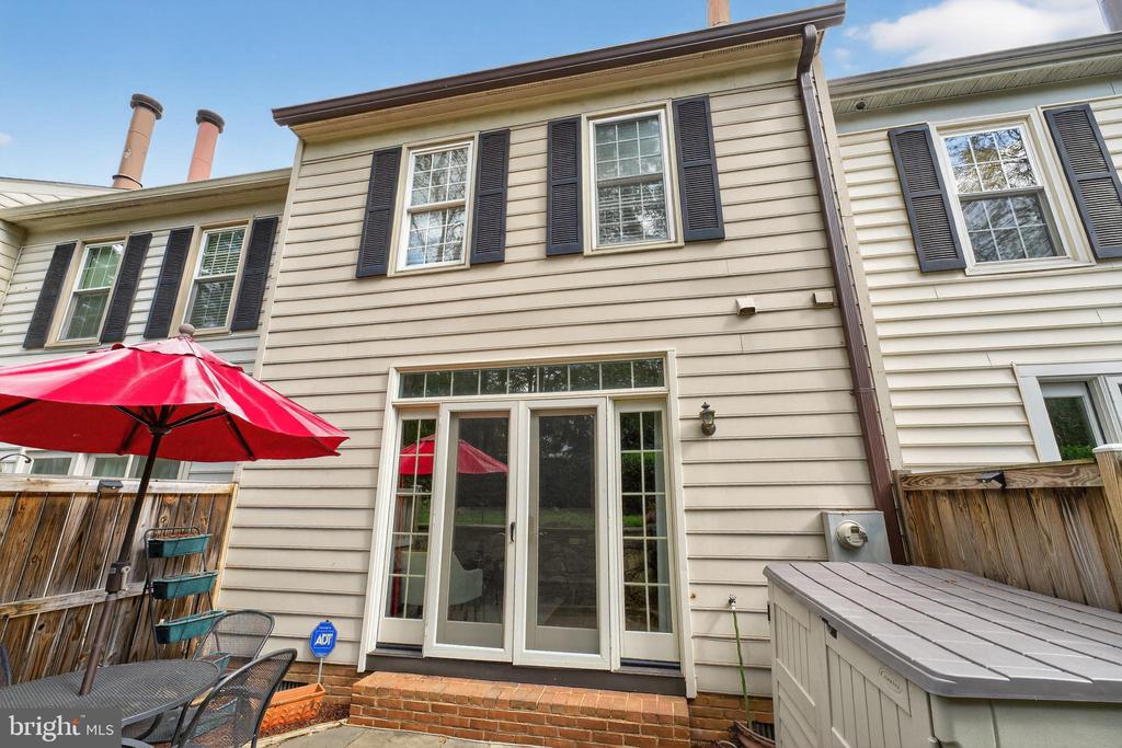 464 W GLEBE ROAD