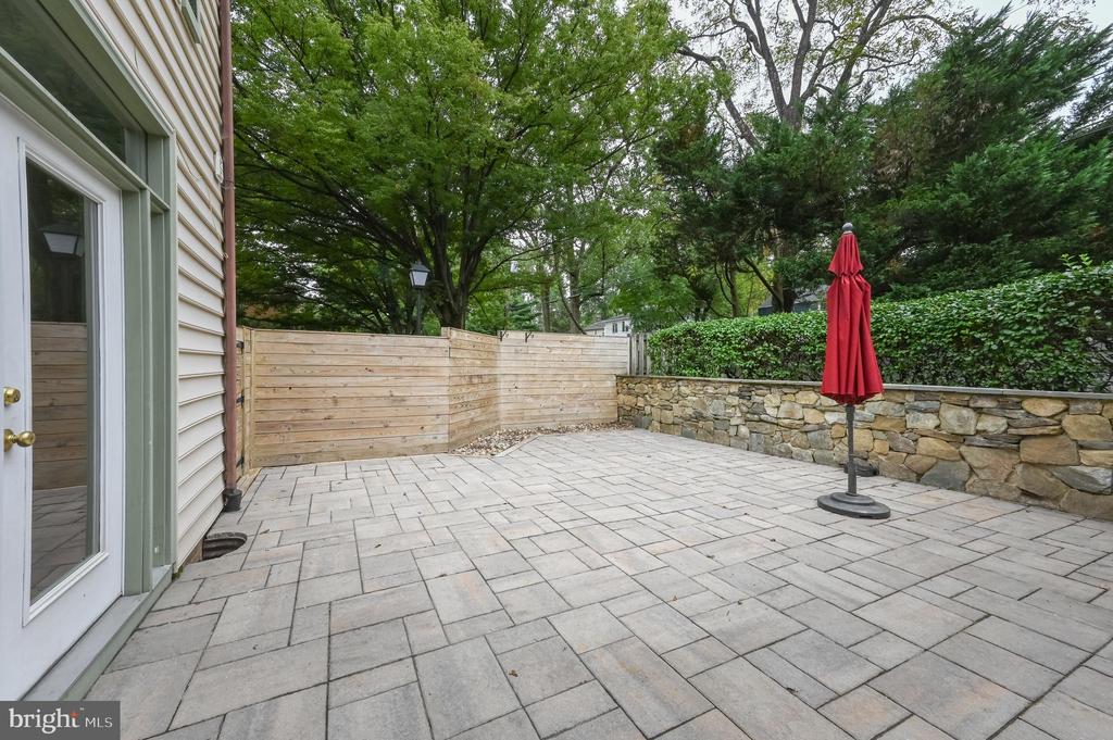 458 W GLEBE ROAD