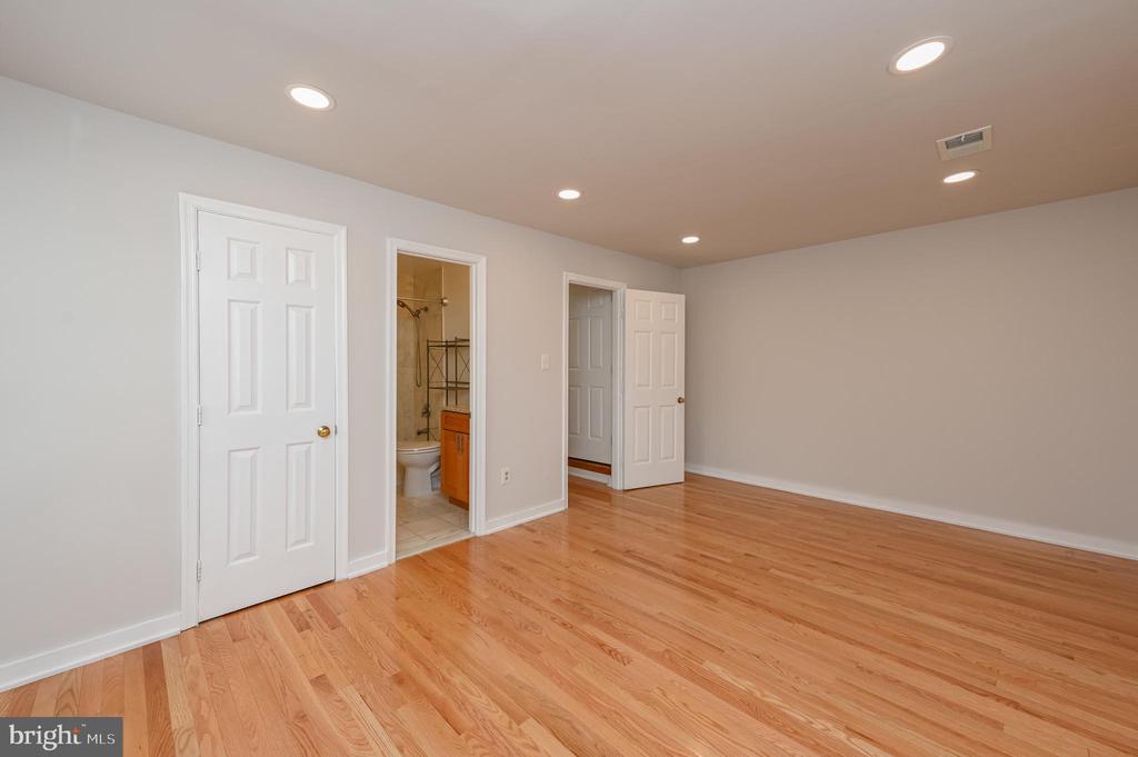 458 W GLEBE ROAD