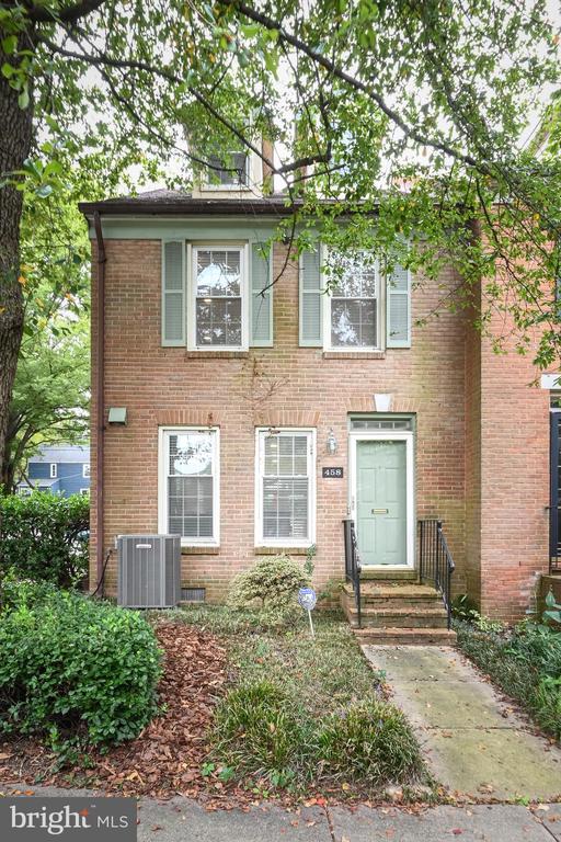 458 W GLEBE ROAD