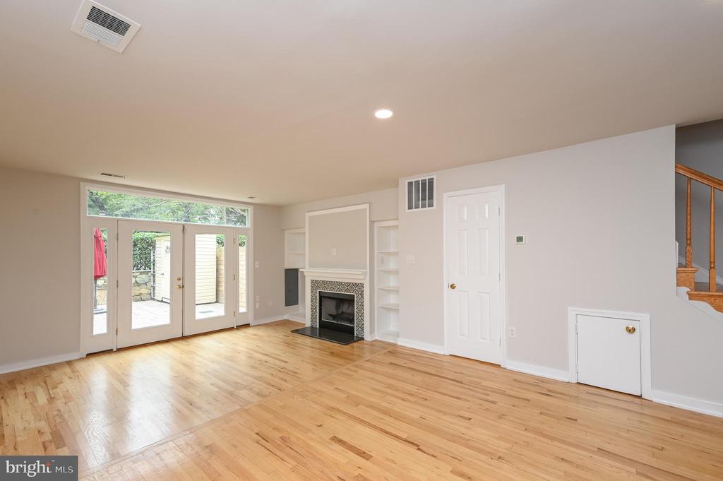 458 W GLEBE ROAD