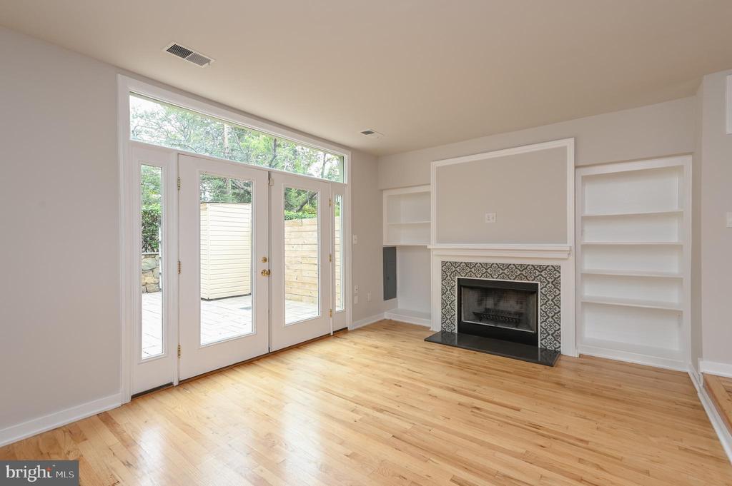458 W GLEBE ROAD