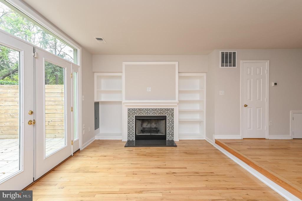 458 W GLEBE ROAD