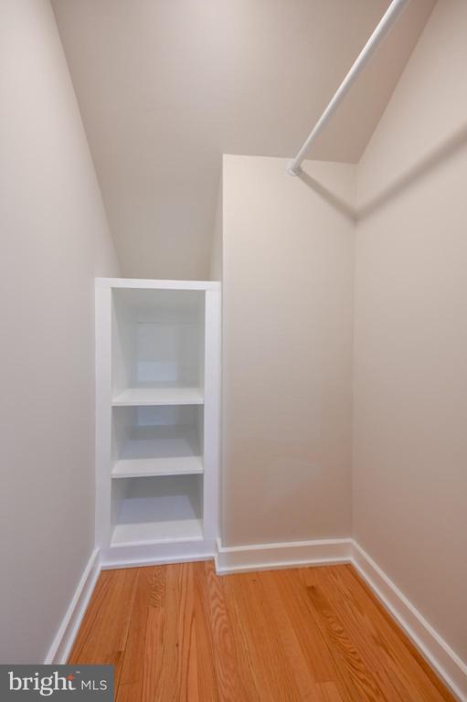 458 W GLEBE ROAD