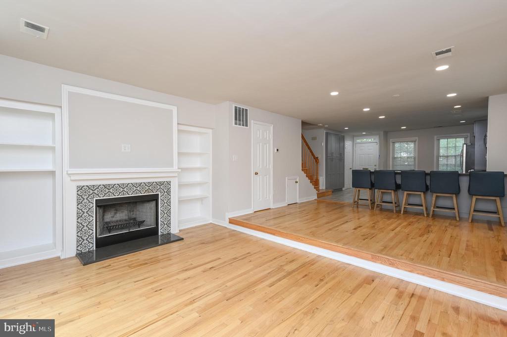 458 W GLEBE ROAD