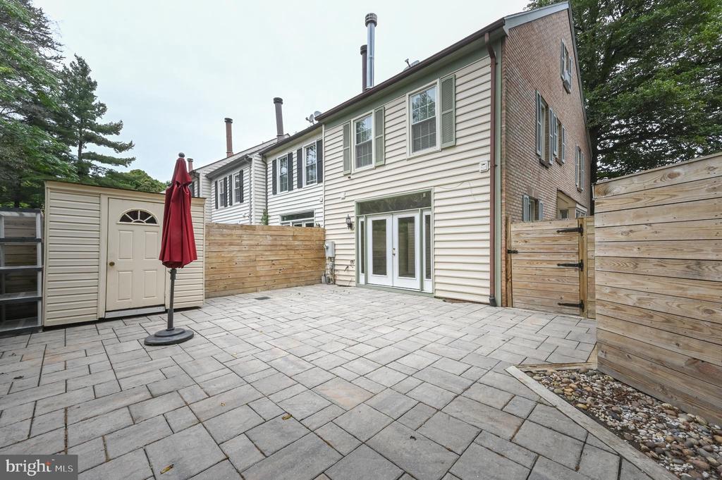 458 W GLEBE ROAD
