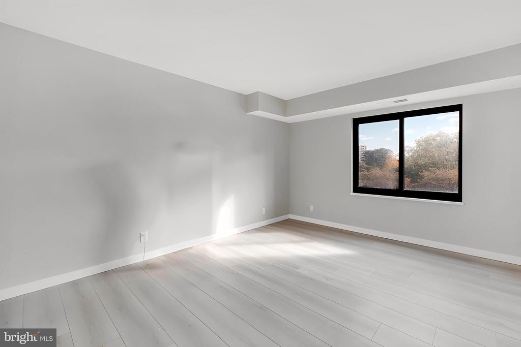 205 YOAKUM PARKWAY 209