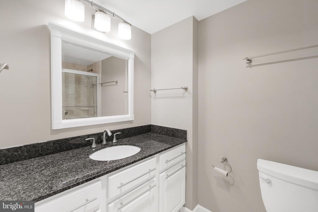 205 YOAKUM PARKWAY 209