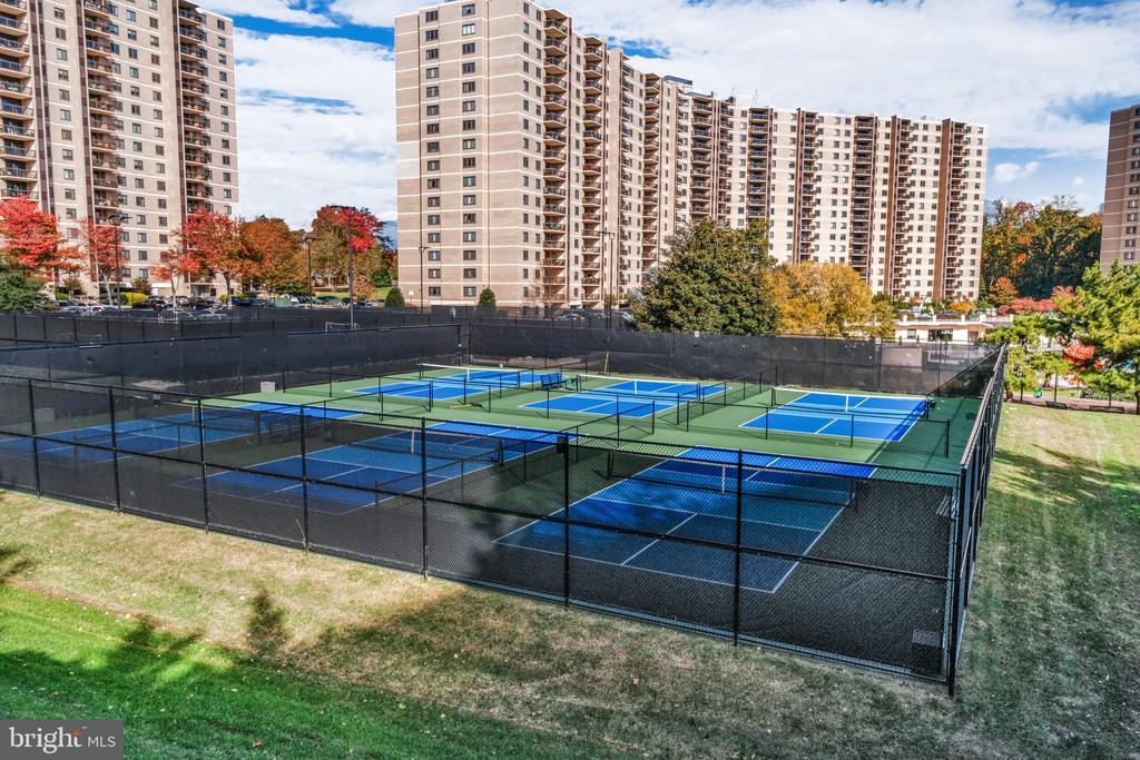 205 YOAKUM PARKWAY 209