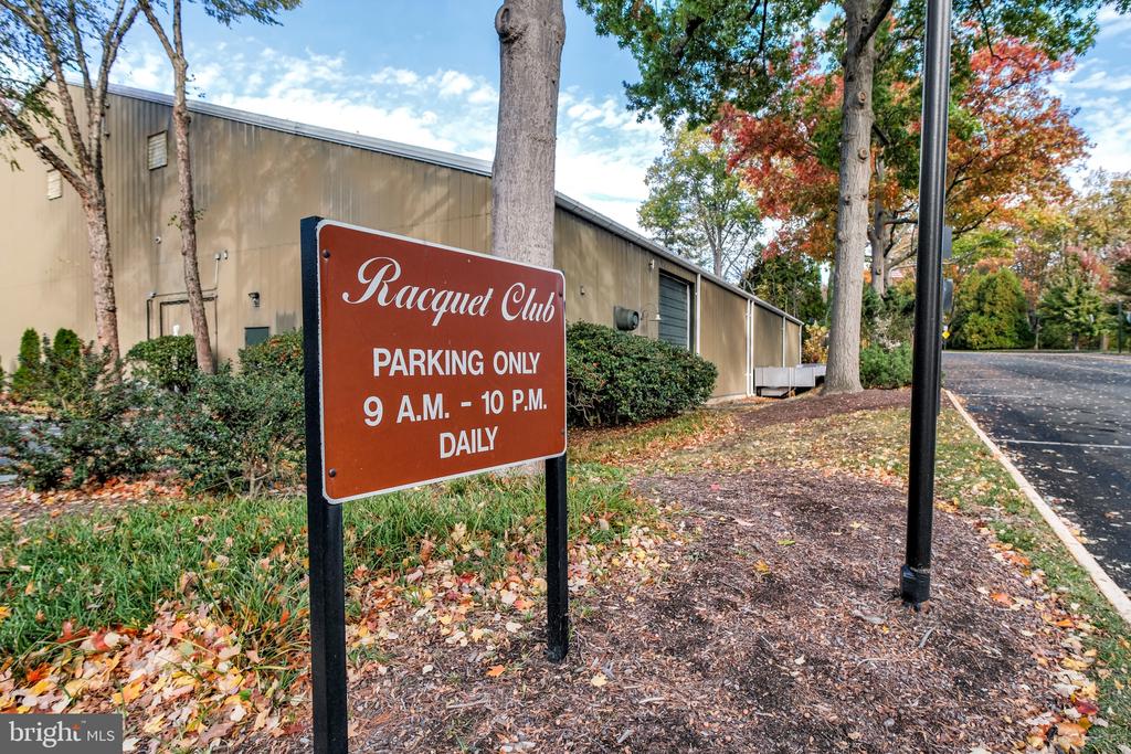 205 YOAKUM PARKWAY 209