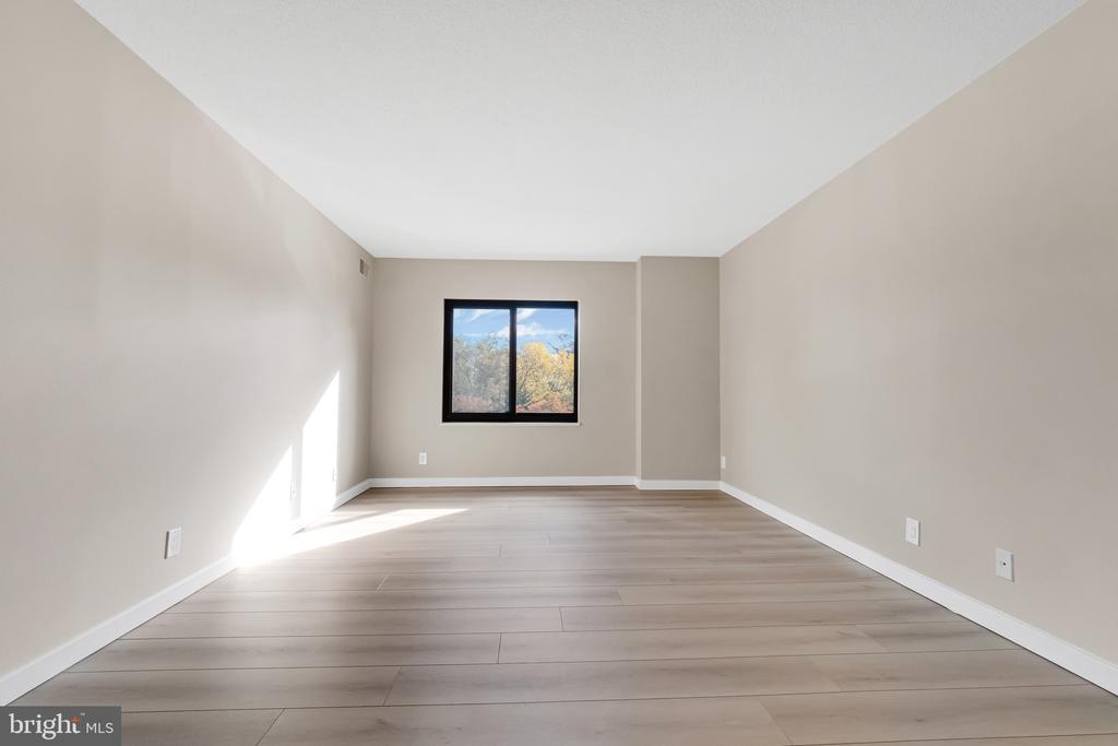 205 YOAKUM PARKWAY 209