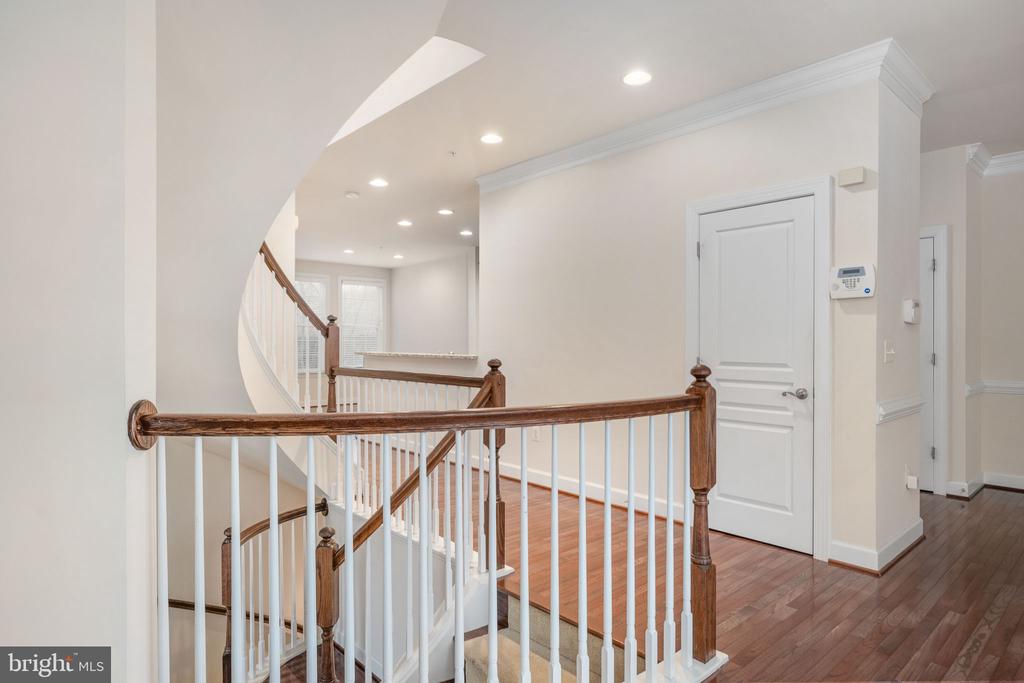 500 TRIADELPHIA WAY