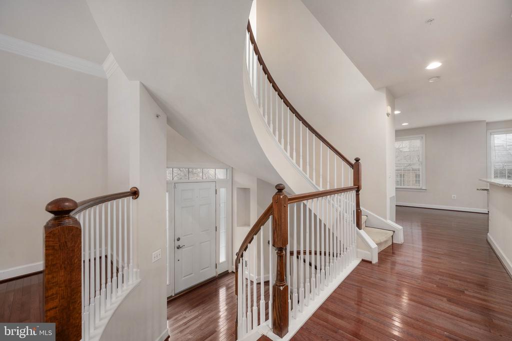 500 TRIADELPHIA WAY