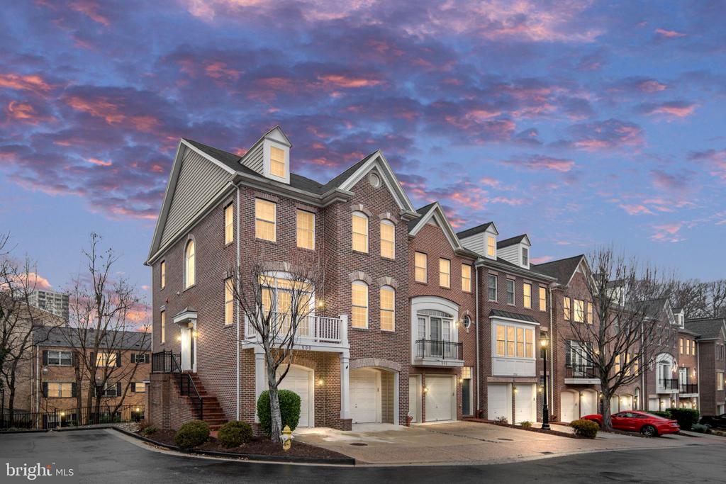 500 TRIADELPHIA WAY