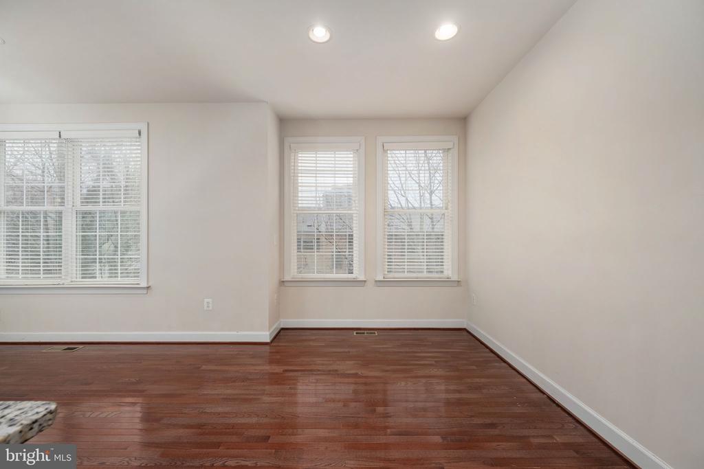 500 TRIADELPHIA WAY
