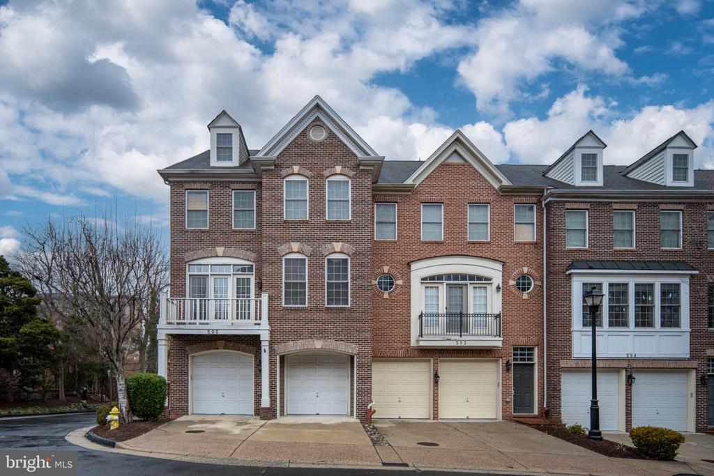 500 TRIADELPHIA WAY