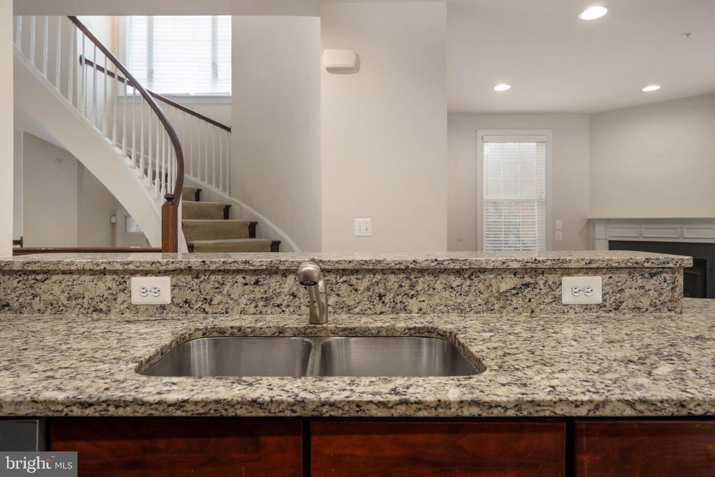 500 TRIADELPHIA WAY