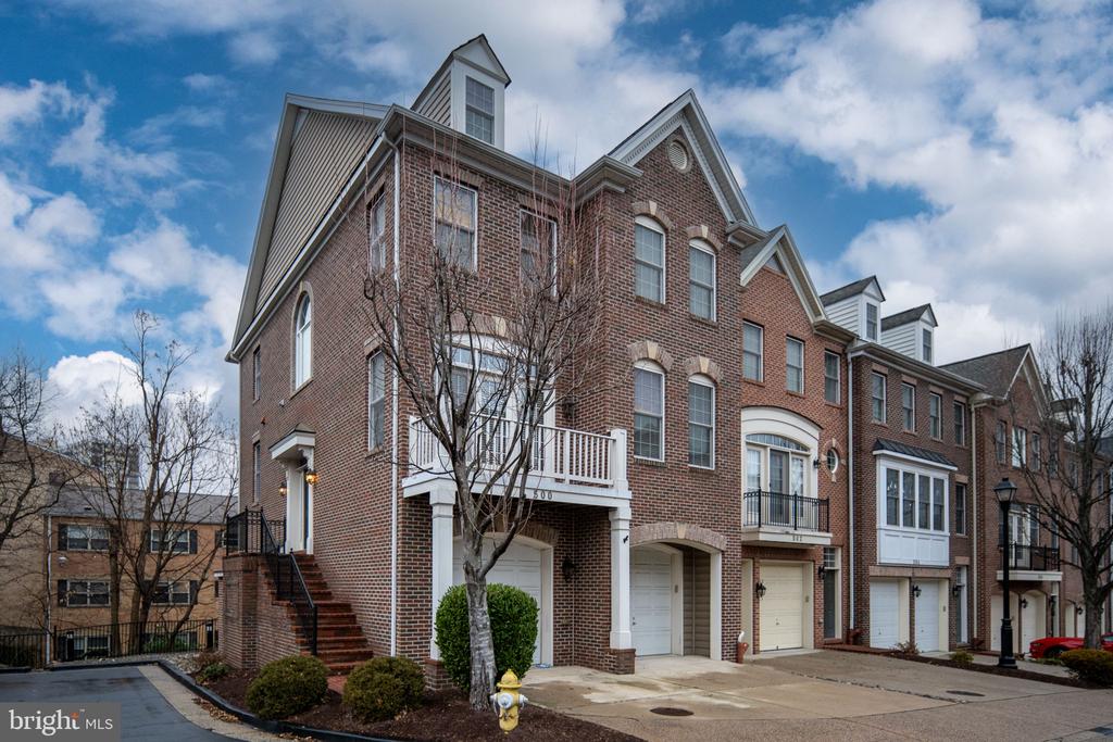 500 TRIADELPHIA WAY