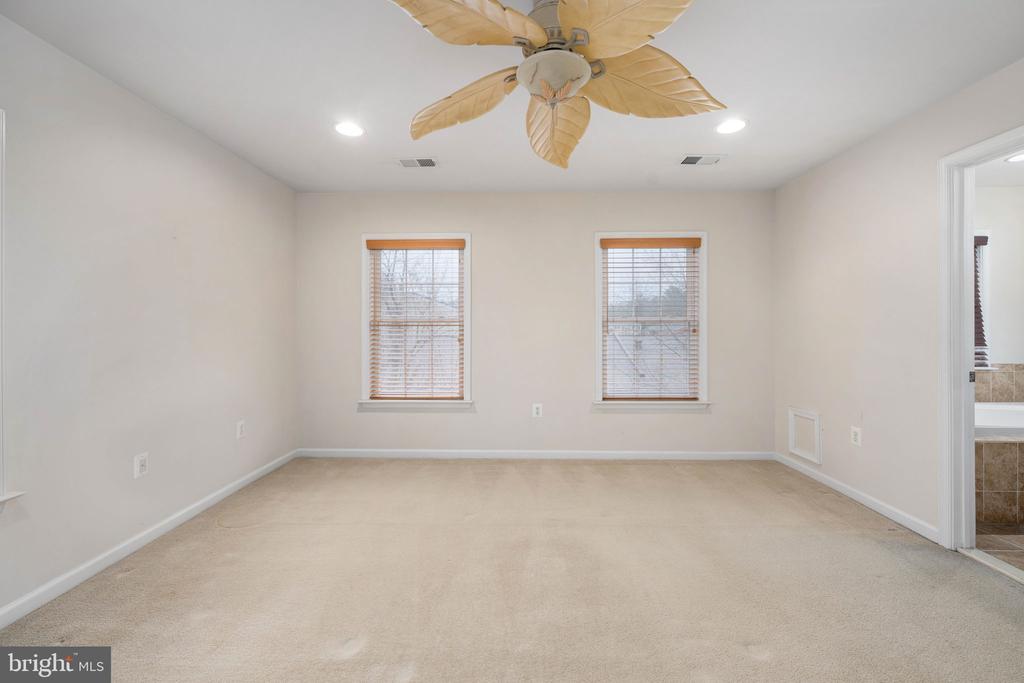 500 TRIADELPHIA WAY