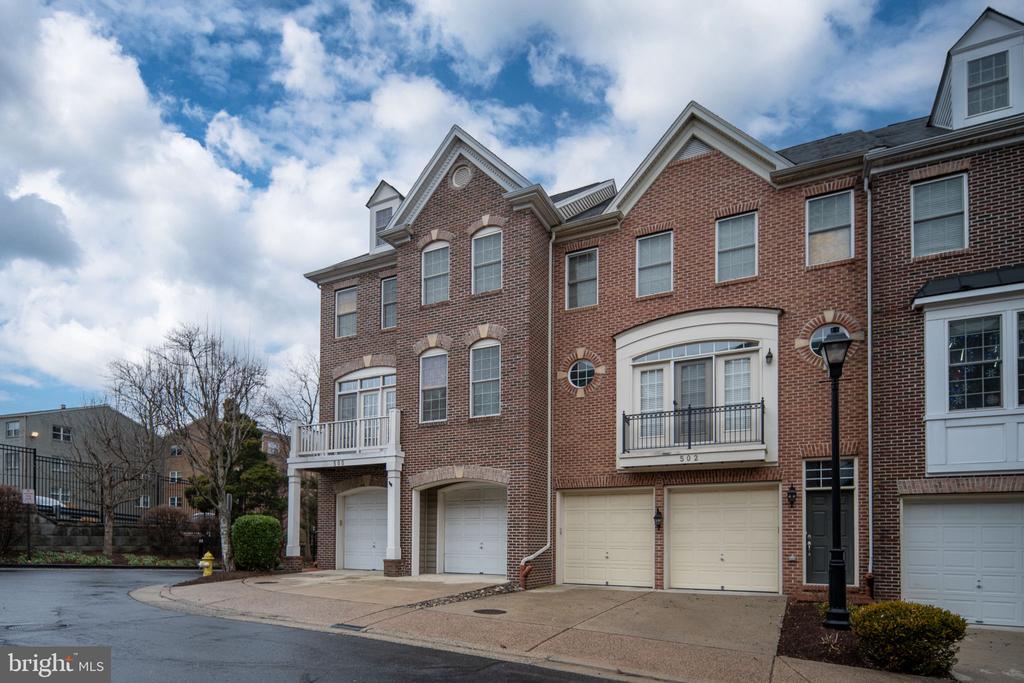 500 TRIADELPHIA WAY
